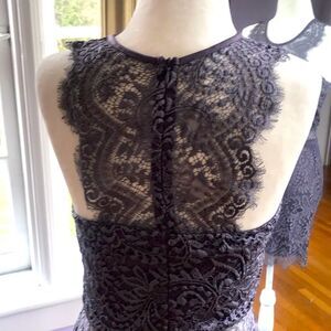 Lace sleeveless dress